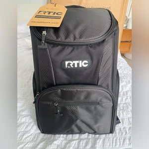 RTIC 15 can lightweight cooler backpack black NWT new